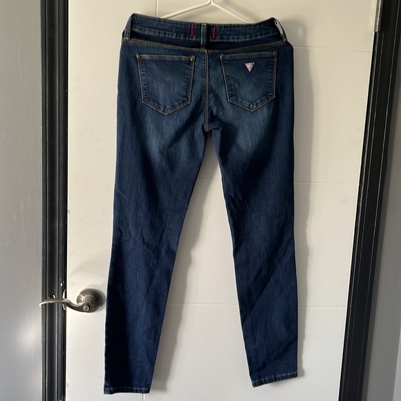 Guess medium rise jeans - Picture 2 of 4